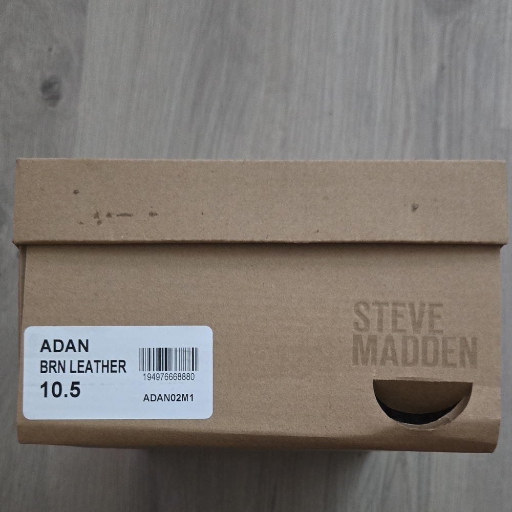 Steve Madden Tan Leather Box